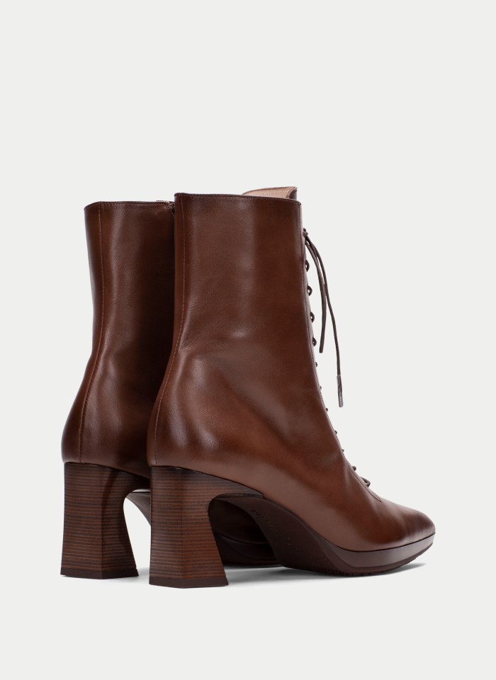 Hispanitas Botín Atlanta Avellana