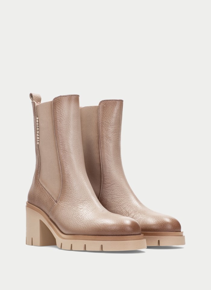 Hispanitas Botín Zurich Taupe