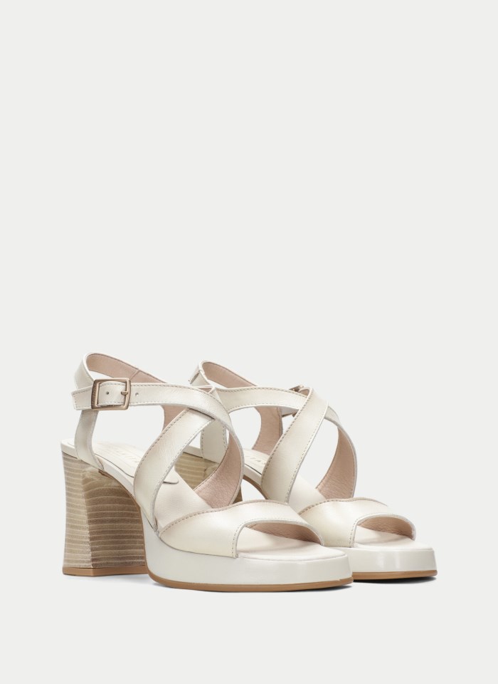 Hispanitas Sandalia Tacón Tahiti Crema