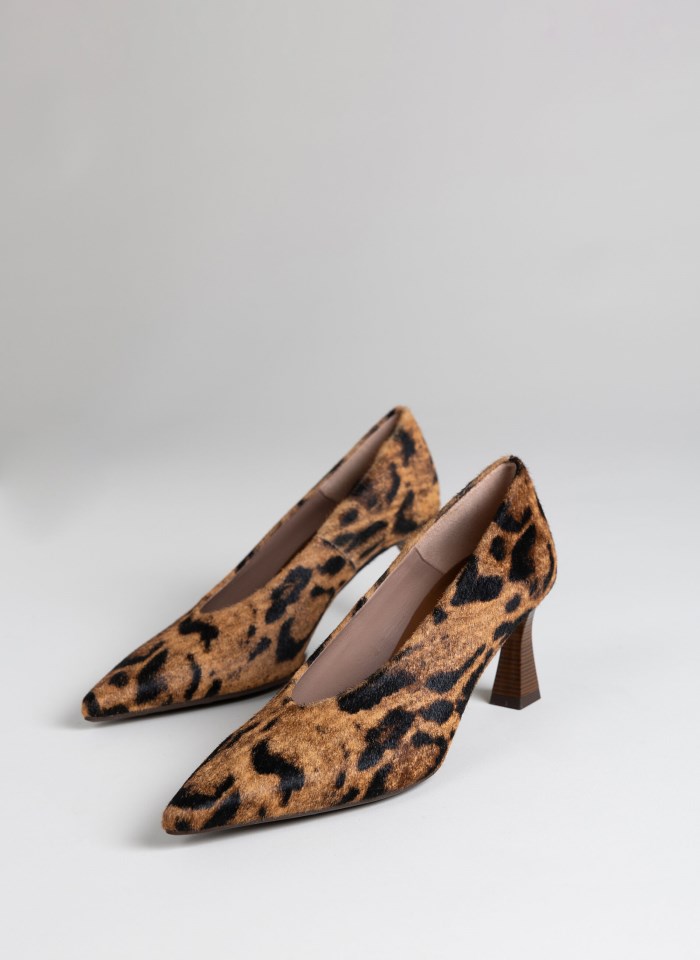 Hispanitas Salón Giorgia Leopardo Camel Negro