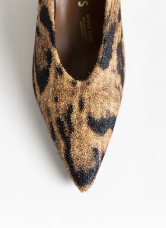 Hispanitas Salón Giorgia Leopardo Camel Negro