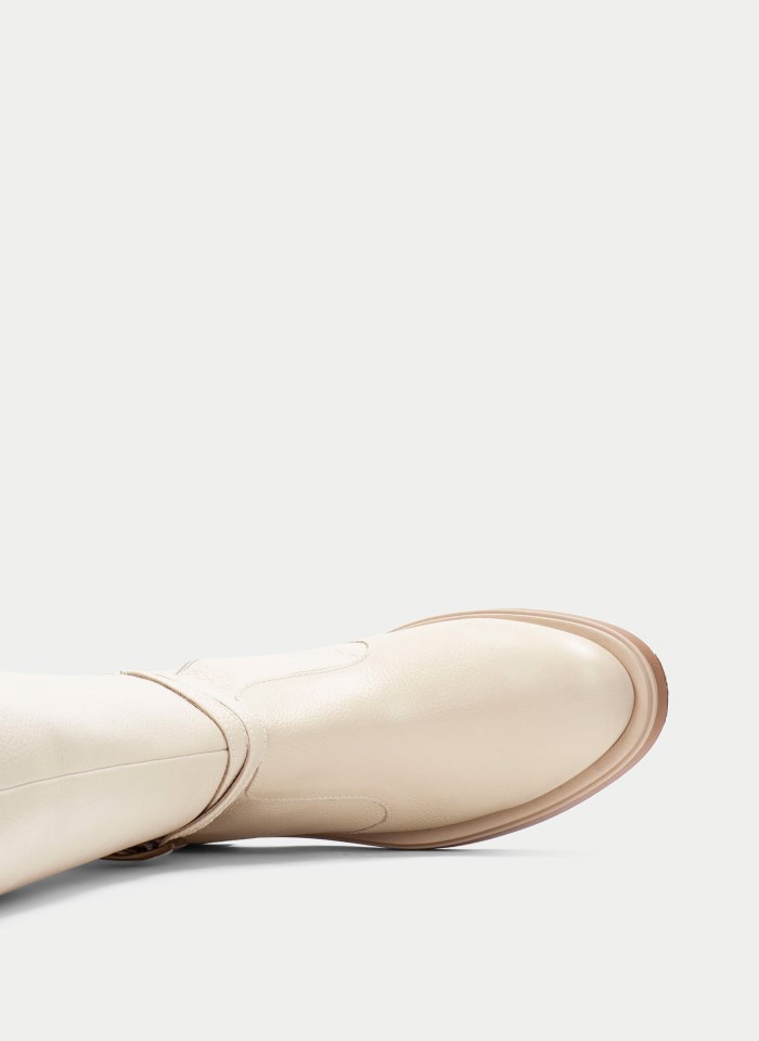 Hispanitas Bota Brooklyn Milk